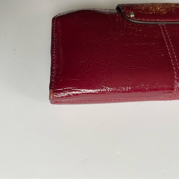 Coach Ashley Burgundy Patent Leather Cursive Logo Wallet GUC - Picture 4 of 5